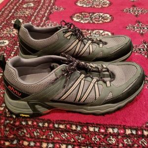 Ahnu men shoe